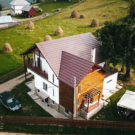 Pensiunea Agro-turistica Maris *